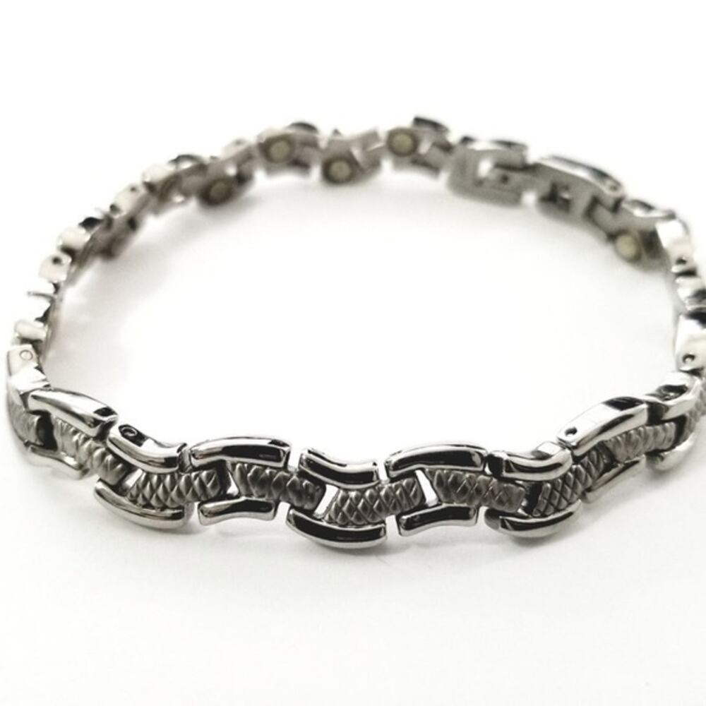 New stainless steel magnetic bracelet 7.5 inches